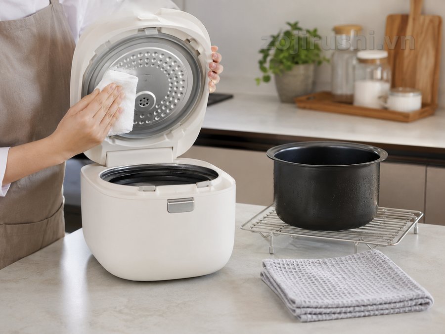 Cách vệ sinh nồi cơm điện Zojirushi đúng cách sau mỗi lần dùng 2 Cách vệ sinh nồi cơm điện Zojirushi đúng cách